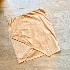 ❤️ 3 fr $25 NWOT Overlapping Suede-like Mini Skirt